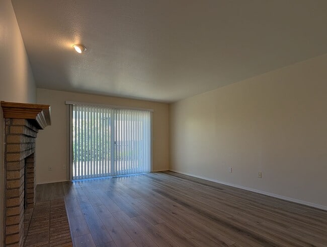 Photo - 686 Oakdale Ave Unidad 686oakdale