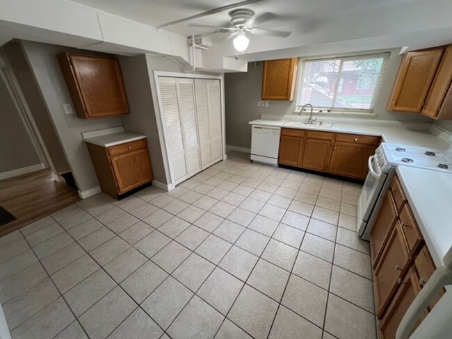 Photo - Gorgeous 2 Bedroom home close to Sloan's Lake and Downtown!