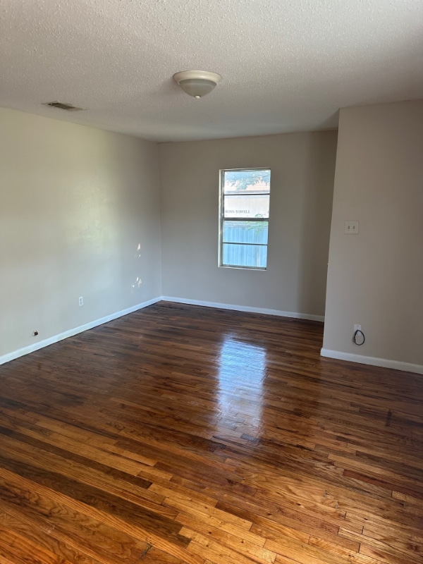 Photo - 1905 Connor Ave