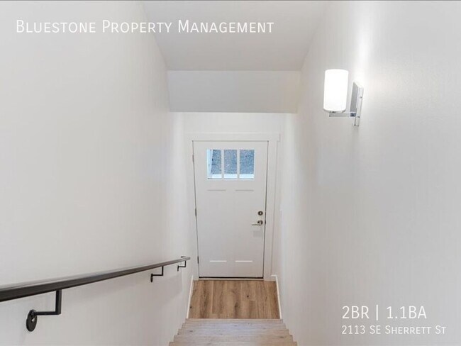 Photo - 2113 SE Sherrett St