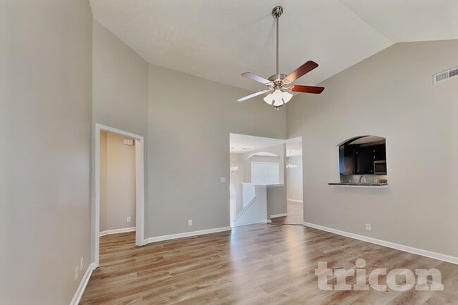 Photo - 1612 Broad Cir