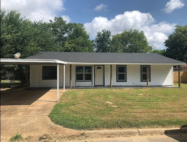 Photo - 206 Alexander St