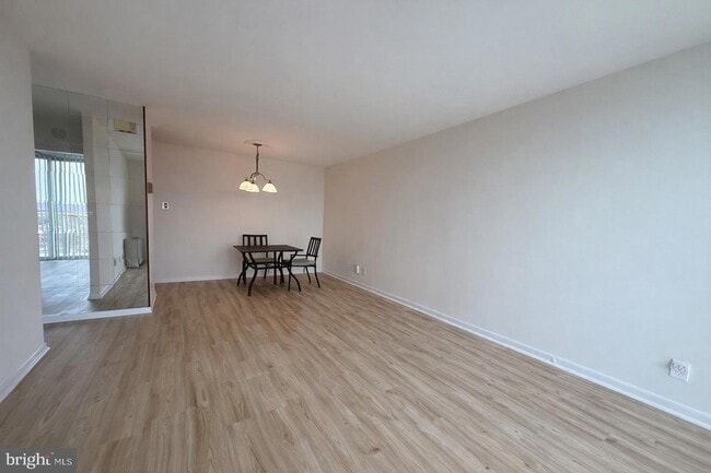 Photo - 301 N Beauregard St Unidad 1707