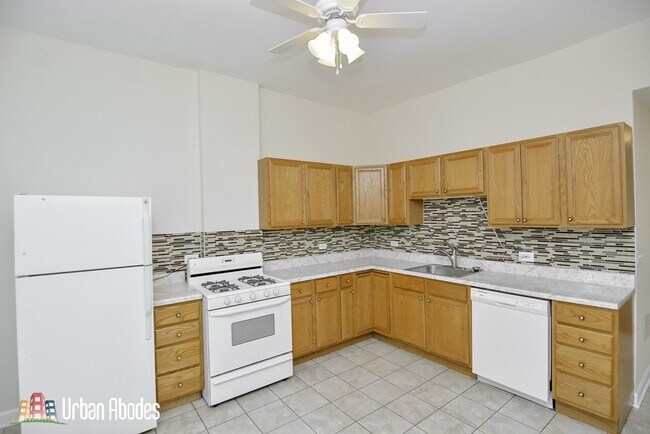 Photo - 2145 W Chicago Ave Unit A00C