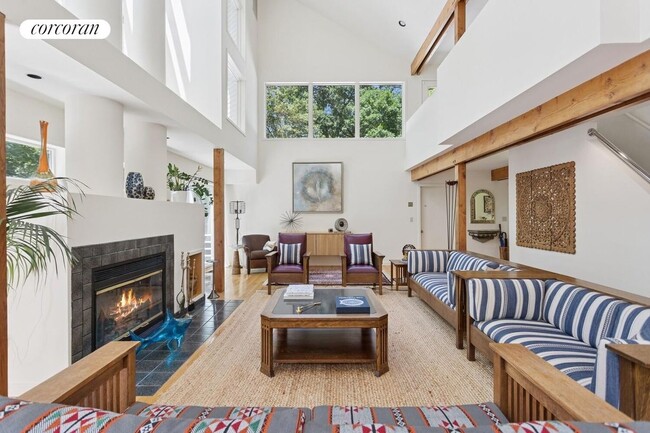 Photo - 318 Titicus Rd