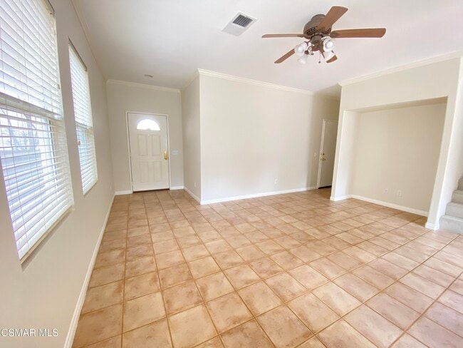 Photo - 559 Yarrow Dr