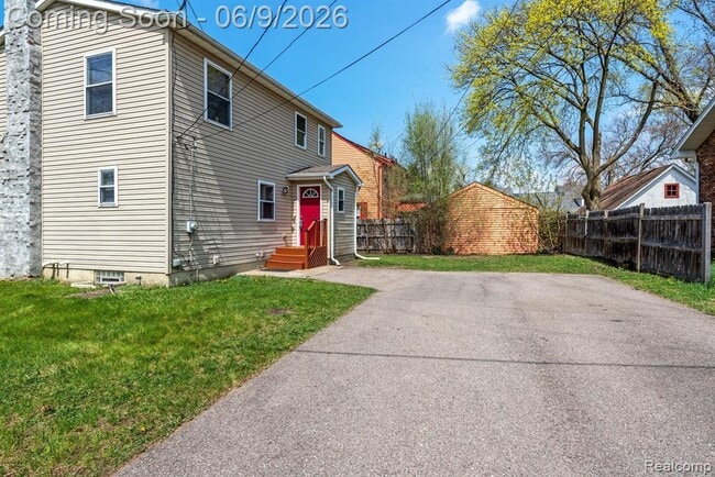 Photo - 3260 Sashabaw Rd
