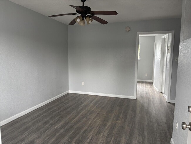 Photo - 739 Dixieanne Ave Unit 21