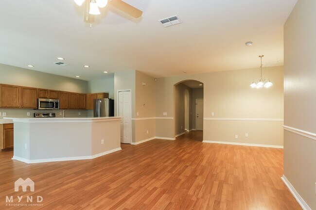 Photo - 713 Parsons Pointe St