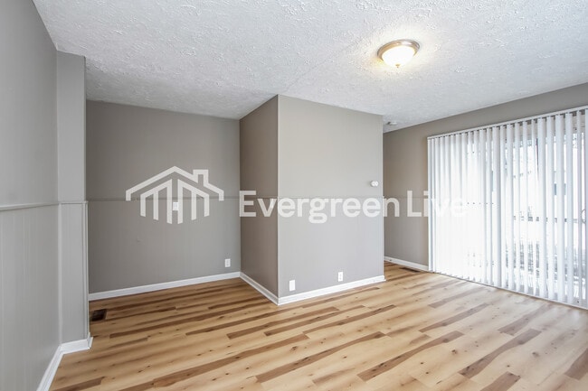 Photo - 615 S Green St