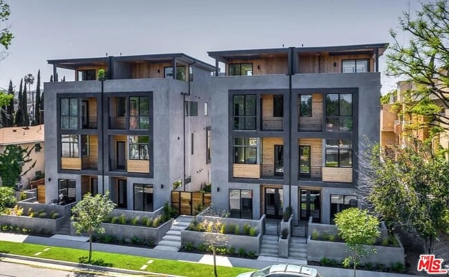 Building Photo - 4429 Tujunga Ave