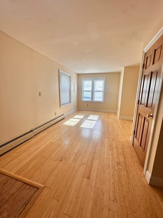 Photo - 86 Pitkin St Unit APT 1