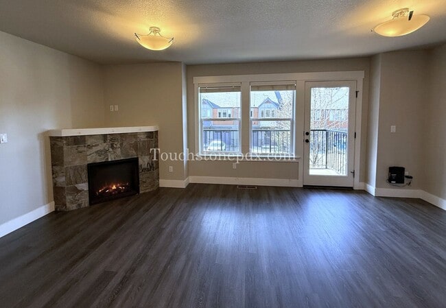 Photo - Charming 3 Bed, 2 Bath Townhome with Garage in Beautiful Sandy