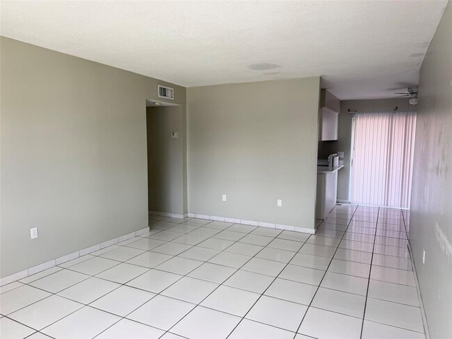 Photo - 5317 Curry Ford Rd Unidad Q201