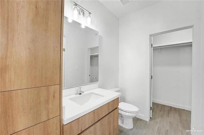Photo - 12 West Dr Unidad 1