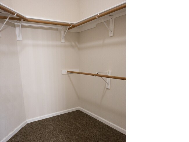 Building Photo - 4325 Palmdale Dr