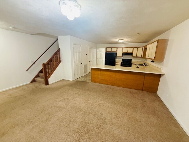 Photo - 882 Patrick Henry Dr