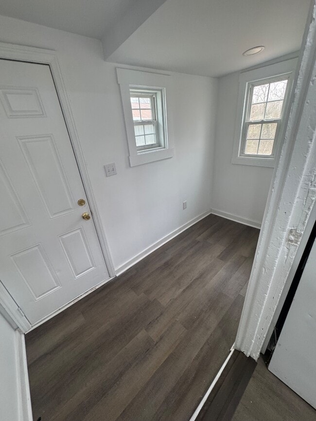 Photo - 227 Lewis St