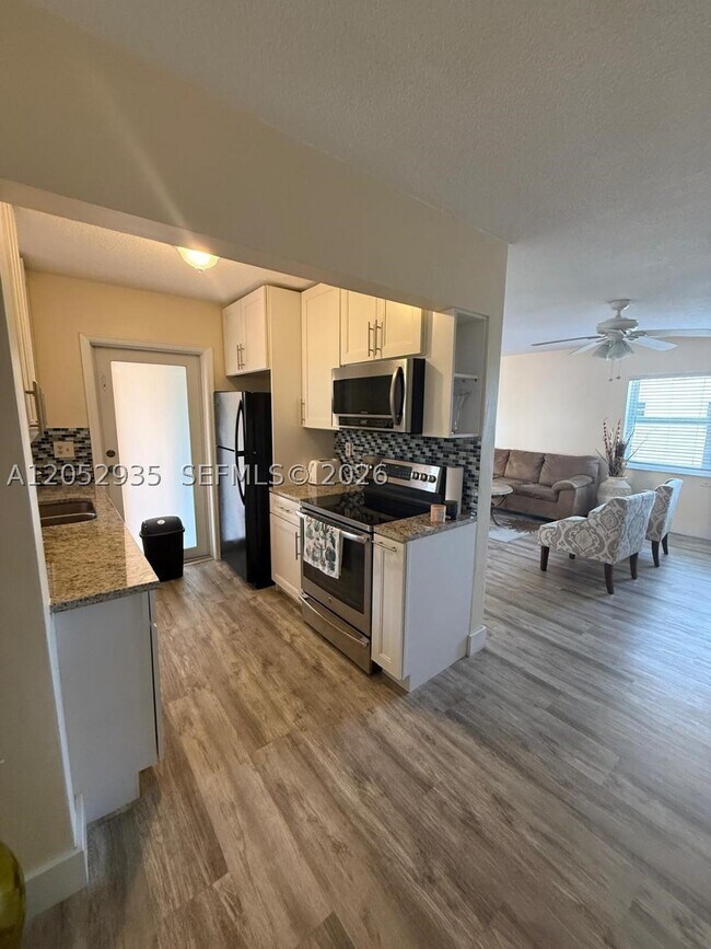 Photo - 1747 Rodman St Unit 305
