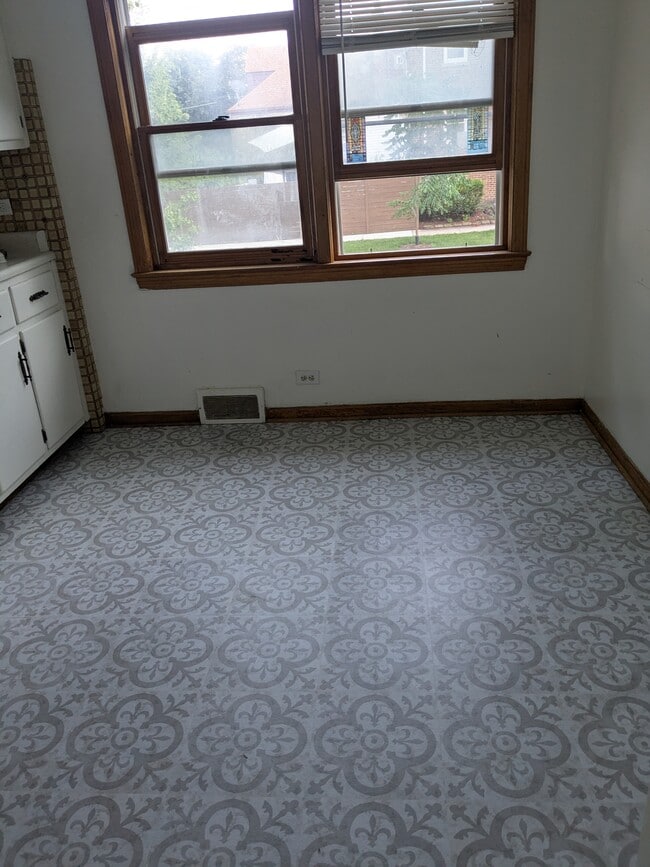 Photo - 2345 N Rutherford Ave Unit FL #1
