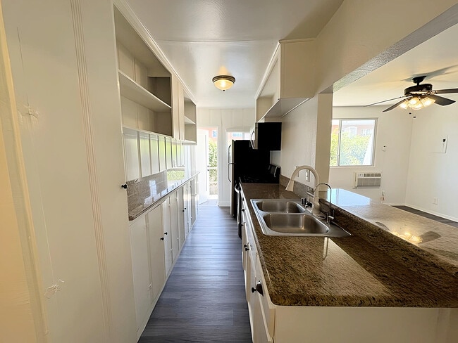 Photo - 4360 Willow Brook Ave Unit 4360