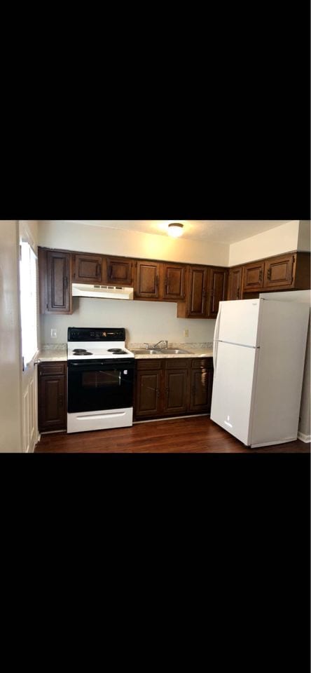 Photo - 210 Elm St