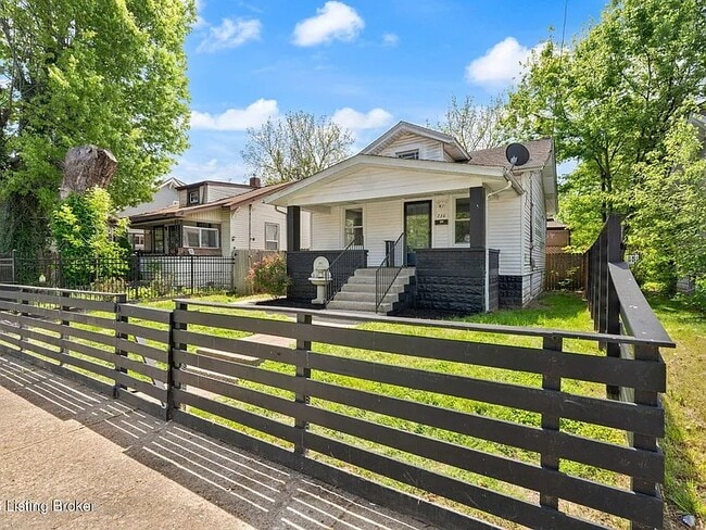 Photo - 736 Iowa Ave