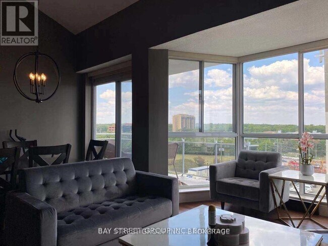 Photo - 1071 Queens Ave Unité 605