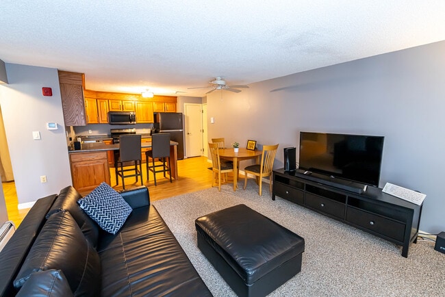 Building Photo - 2 New Haven Dr Unit 301 Rental
