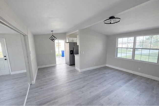 Photo - 7521 Nundy Ave