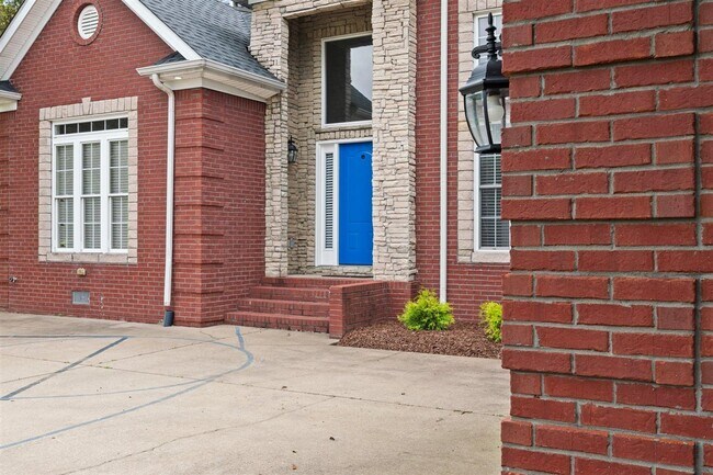 Photo - 3630 Amherst Dr