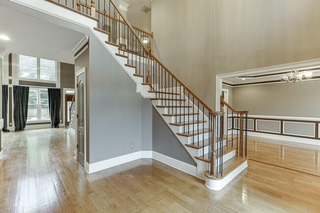 Photo - 940 Chateau Forest Rd