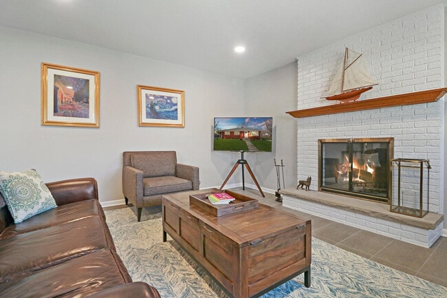 Building Photo - 2532 N Jackson St Unit ID1265538P Rental