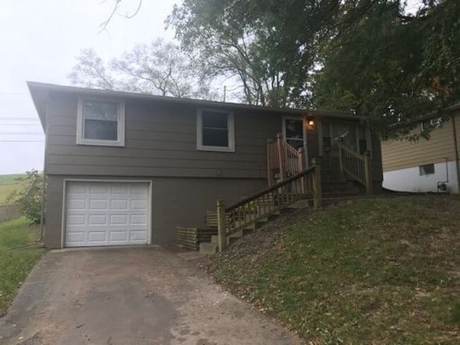 Building Photo - Available Now Rental