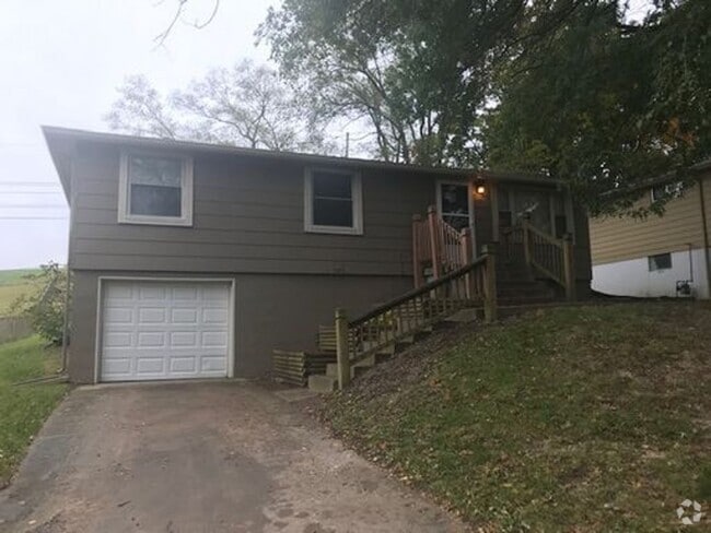 Building Photo - Available Now Rental