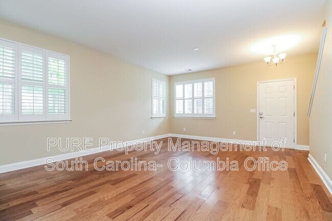 Photo - 210 Underwood Ct