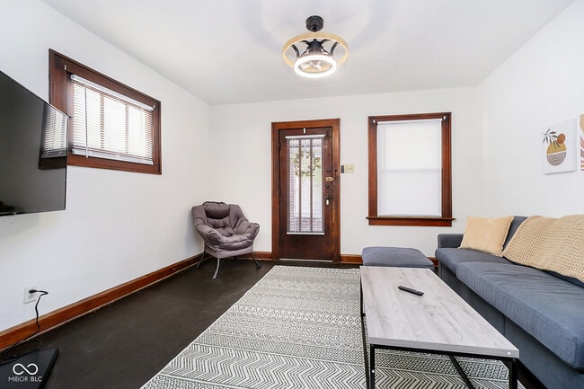 Photo - 54 S 5th Ave