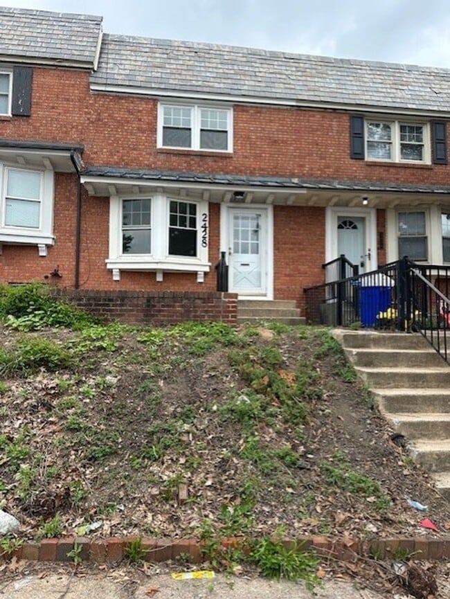 Building Photo - 2428 Mercer St