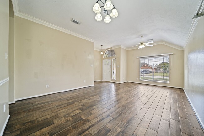 Photo - 7530 Alderly Dr