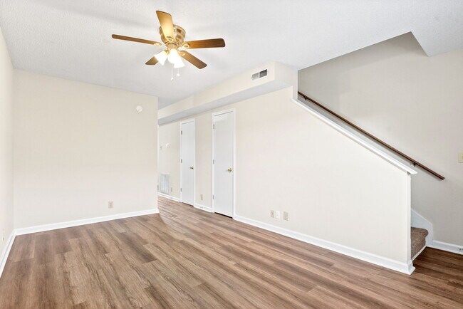 Photo - 2303 Raleigh Ct