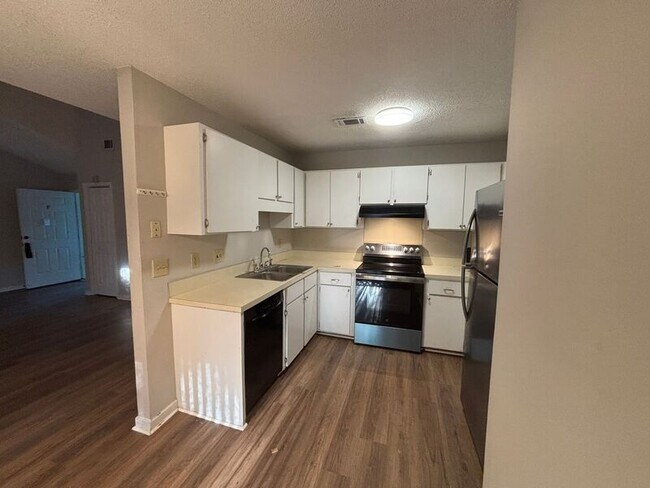 Photo - 6241 Rolling Fork Rd