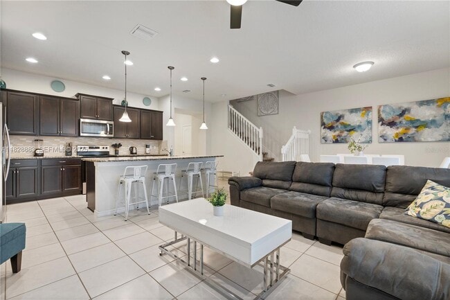 Photo - 2428 Dubai St