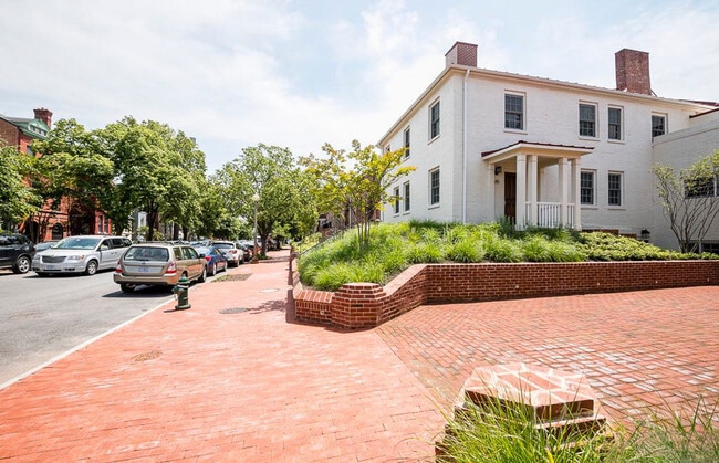 Photo - 616 D St SE Unit ID593P