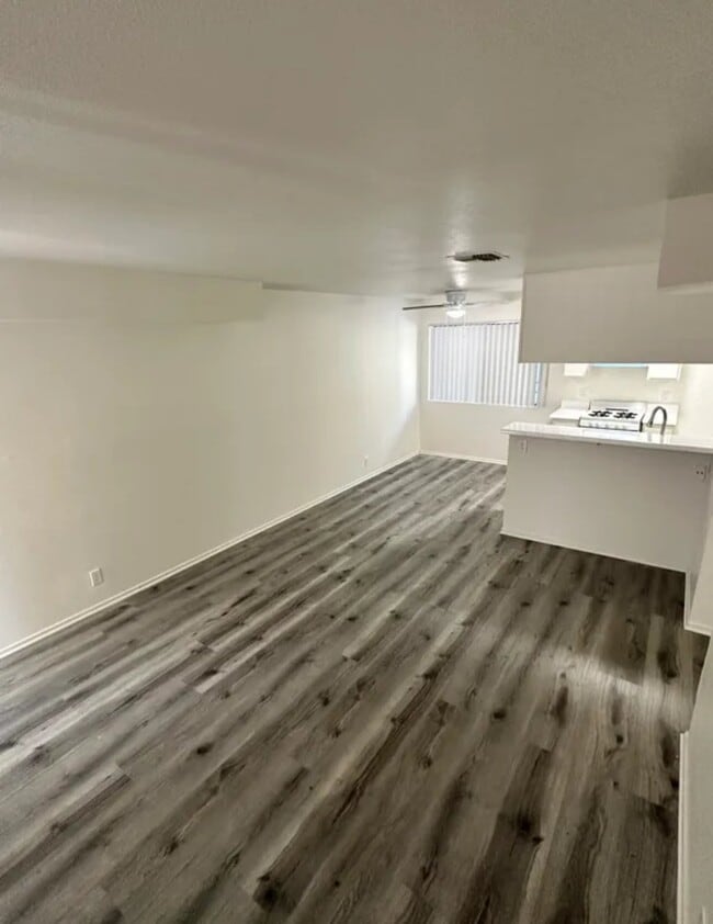 Photo - 7040 Haskell Ave Unidad 114