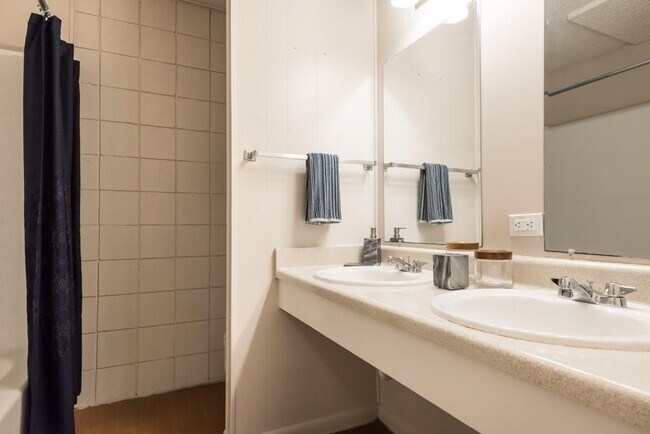 Photo - 3212 Red River St Unit 107