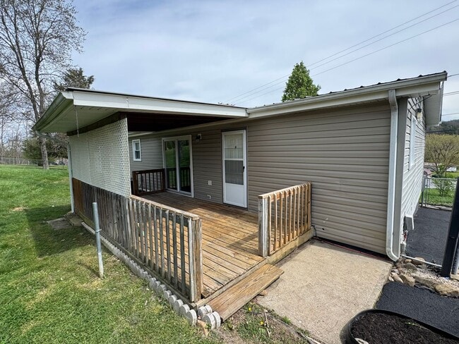 Photo - Renovated 3BR Home in Kingsport | Large Kitchen, W/D Included & Deck