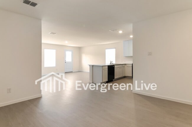 Photo - 6724 Haines Dr