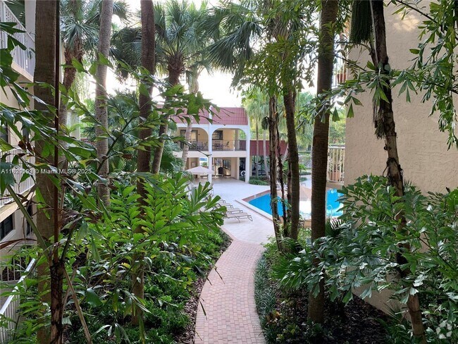 Building Photo - 9301 SW 92nd Ave Unit 204B Rental