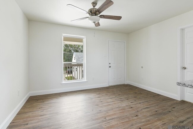 Photo - 210 Centerville St NE Unidad 1