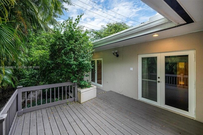 Photo - 648 Sevilla Ave